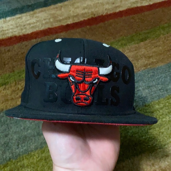 Chicago Bulls Snapback Hat - Picture 1 of 3